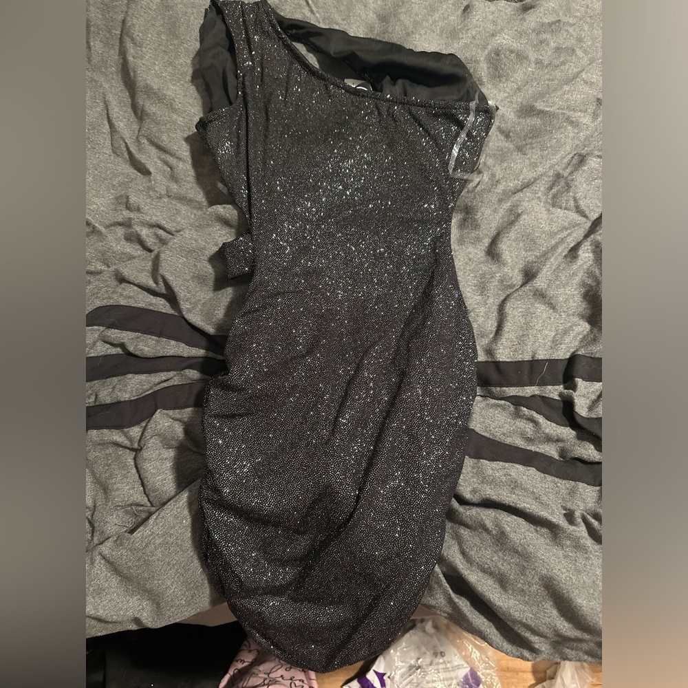 Brand new never worn Windsor dress! Just never got the chance to wear it!